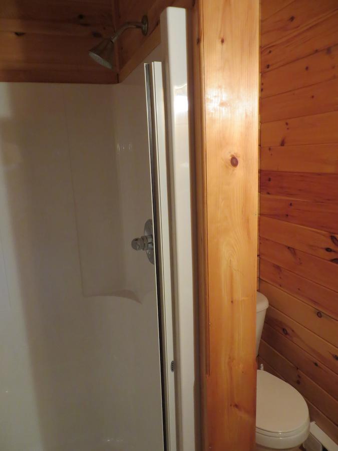 Nine Pine Cottage Мирамичи Стая снимка